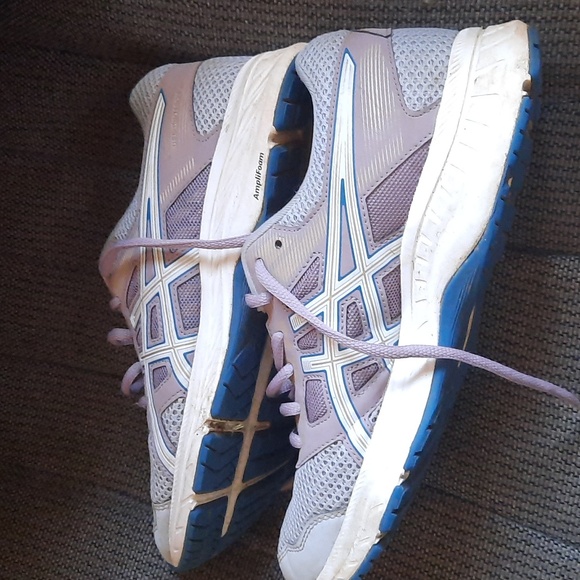 ASICS - Picture 2 of 6